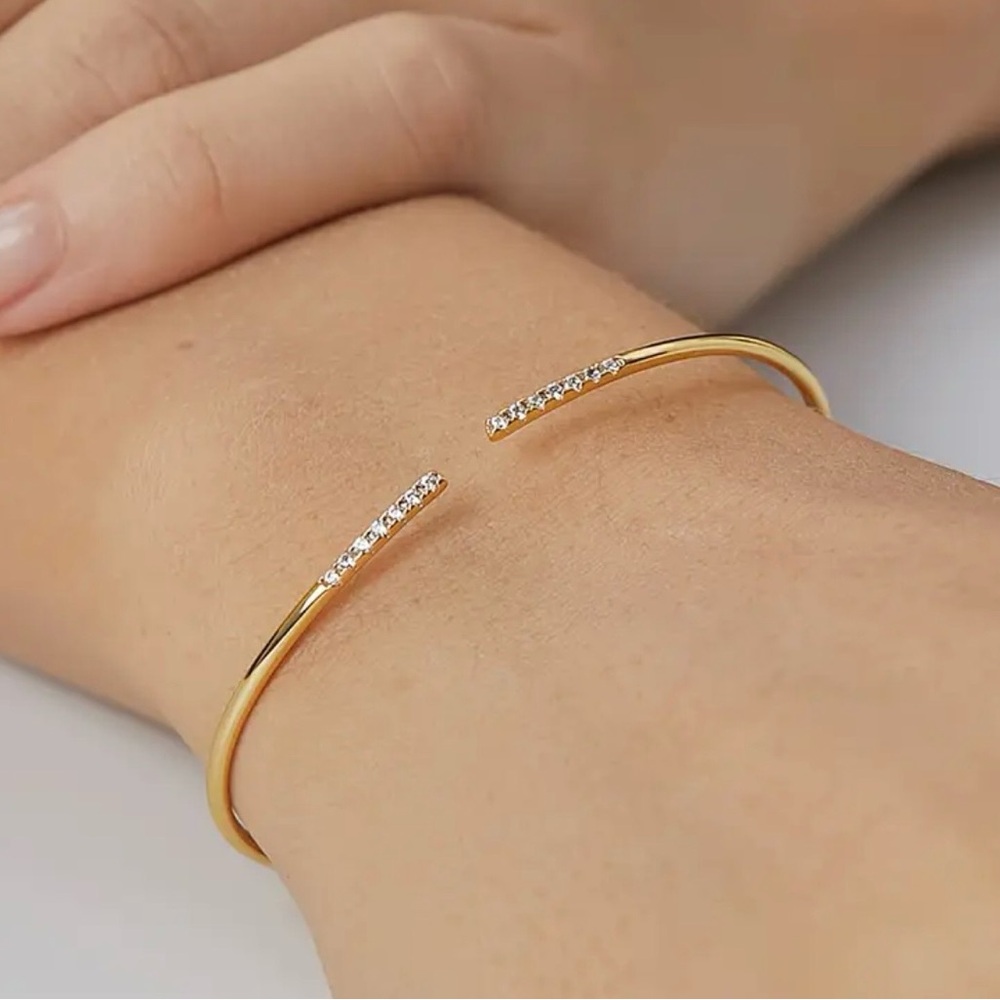 ✨✨Minimalist gold bracelet✨✨
